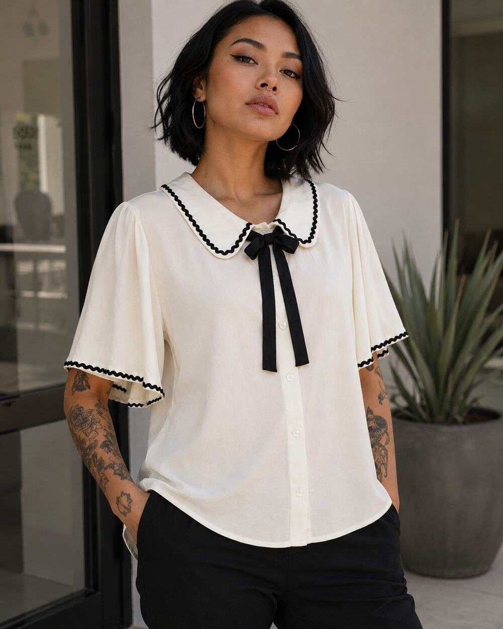 Tulip B Ivory Black Peter Pan Collar Bow Blouse Size Medium NWT Retro